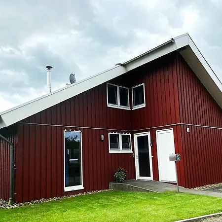 Nyaraló Friese, Direkt Am See, Mit Hauseigenem Tretboot, Hauseigener Sauna Sowie Whirlpool, Kamin, Eingezaeuntes Grundstueck, Direkter Naehe Kinderspieleparadies Sowie Reit- Und Ponyhof