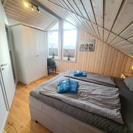 Nyaraló Friese, Direkt Am See, Mit Hauseigenem Tretboot, Hauseigener Sauna Sowie Whirlpool, Kamin, Eingezaeuntes Grundstueck, Direkter Naehe Kinderspieleparadies Sowie Reit- Und Ponyhof Twist