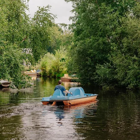 Friese, Direkt Am See, Mit Hauseigenem Tretboot, Hauseigener Sauna Sowie Whirlpool, Kamin, Eingezaeuntes Grundstueck, Direkter Naehe Kinderspieleparadies Sowie Reit- Und Ponyhof *