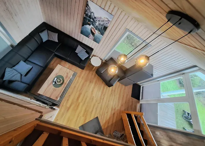 Friese, Direkt Am See, Mit Hauseigenem Tretboot, Hauseigener Sauna Sowie Whirlpool, Kamin, Eingezaeuntes Grundstueck, Direkter Naehe Kinderspieleparadies Sowie Reit- Und Ponyhof Vakantiehuis