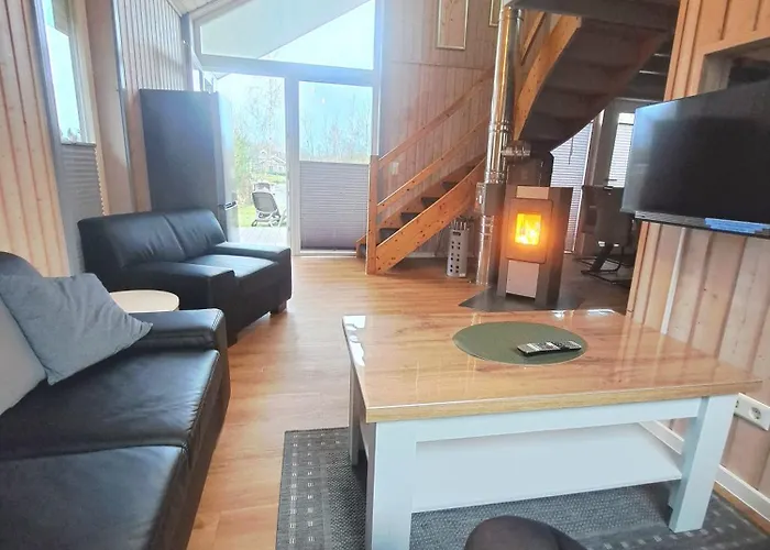 Friese, Direkt Am See, Mit Hauseigenem Tretboot, Hauseigener Sauna Sowie Whirlpool, Kamin, Eingezaeuntes Grundstueck, Direkter Naehe Kinderspieleparadies Sowie Reit- Und Ponyhof Vakantiehuis Twist