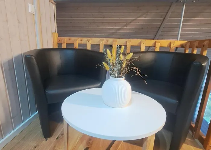 Friese, Direkt Am See, Mit Hauseigenem Tretboot, Hauseigener Sauna Sowie Whirlpool, Kamin, Eingezaeuntes Grundstueck, Direkter Naehe Kinderspieleparadies Sowie Reit- Und Ponyhof Vakantiehuis Twist