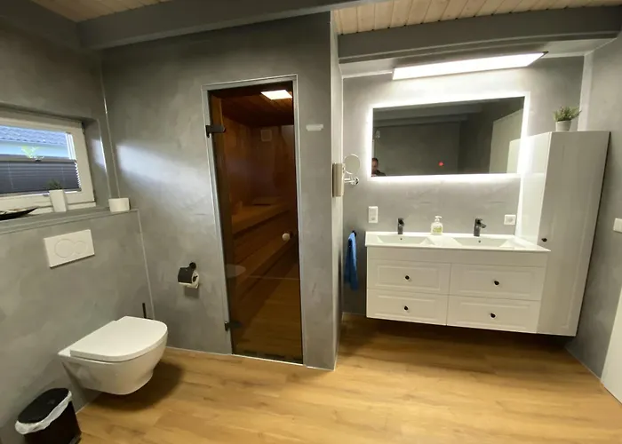 Friese, Direkt Am See, Mit Hauseigenem Tretboot, Hauseigener Sauna Sowie Whirlpool, Kamin, Eingezaeuntes Grundstueck, Direkter Naehe Kinderspieleparadies Sowie Reit- Und Ponyhof Vakantiehuis Twist